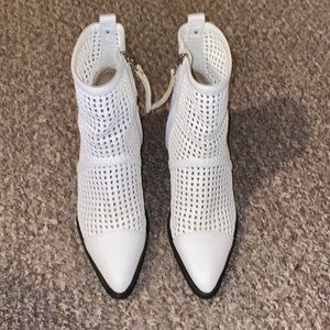 Sam Edelman White western cap toe booties